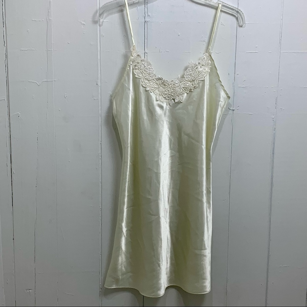 California Miss VINTAGE Slip Lingerie Size Medium